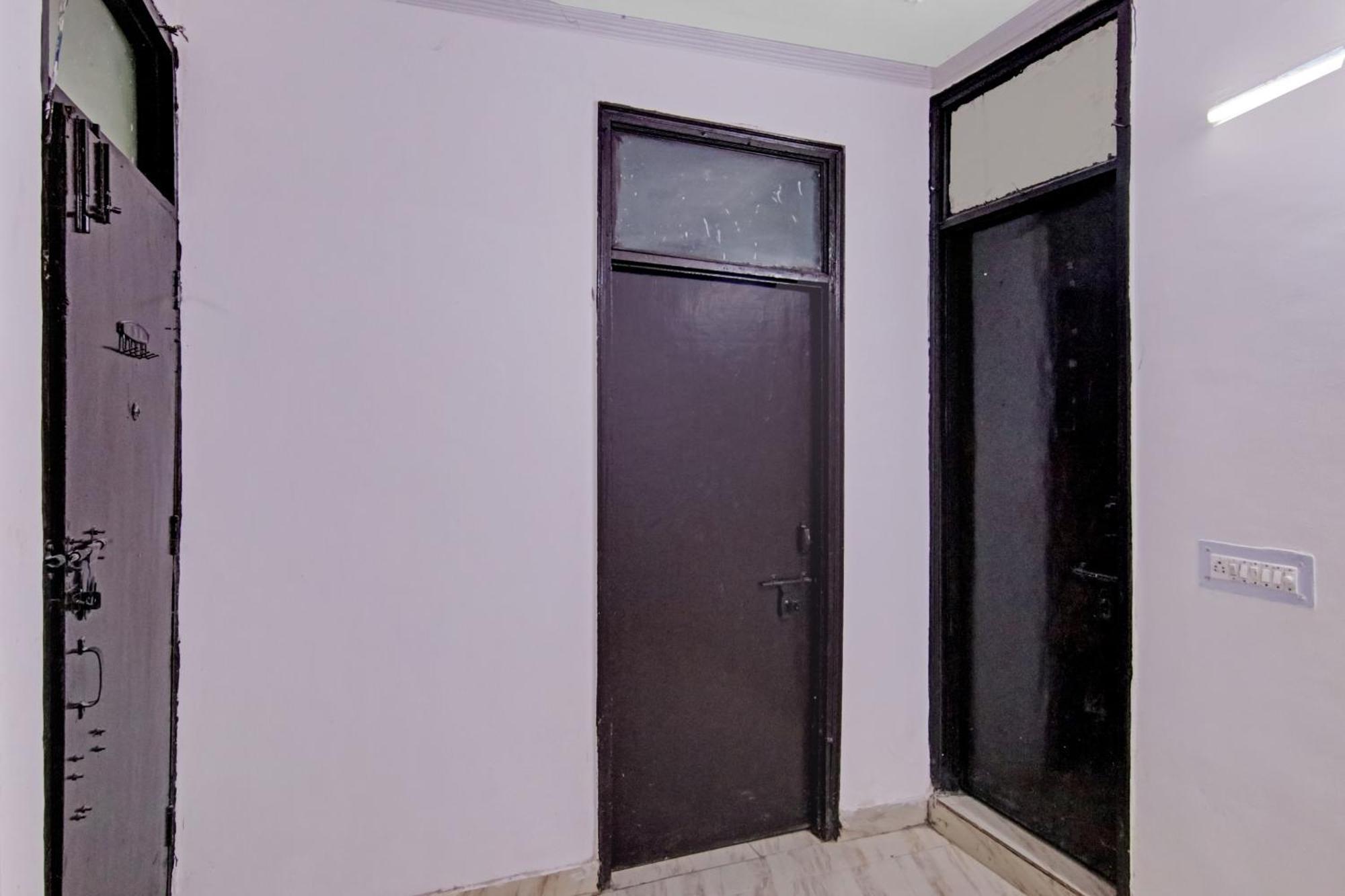 Hotel O Chaudhary Villa New Delhi Exterior photo